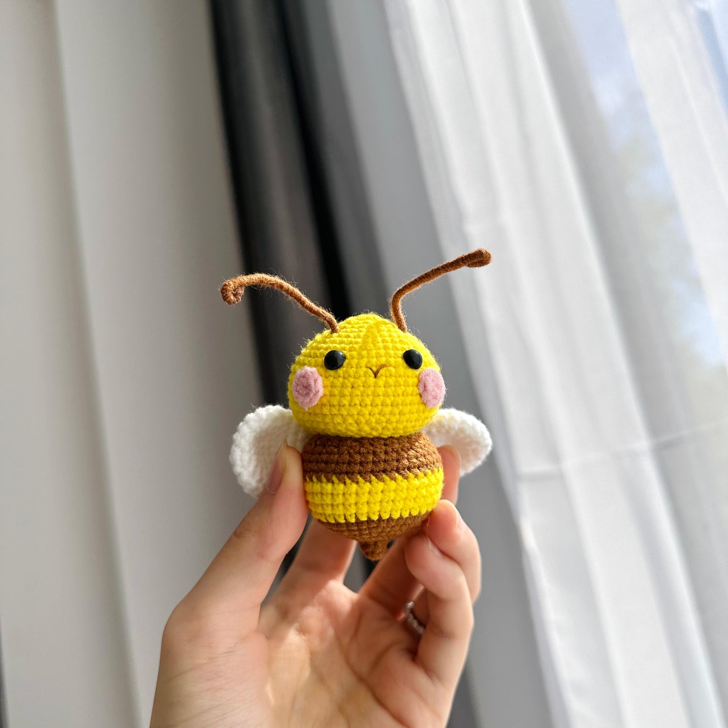 Crochet Bee Keychain: Handmade Kawaii Plush Bag Charm