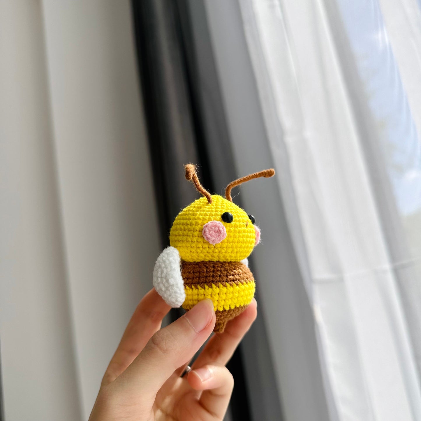 Crochet Bee Keychain: Handmade Kawaii Plush Bag Charm